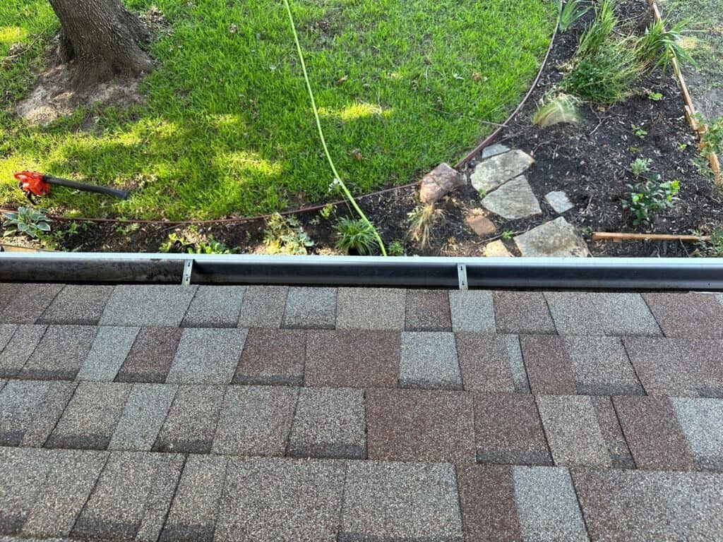 gutter cleaning allen tx 2 Aurora Softwash